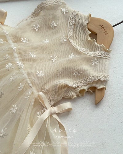 AOSTA62｜(Free) 2款蕾絲花刺繡背心4