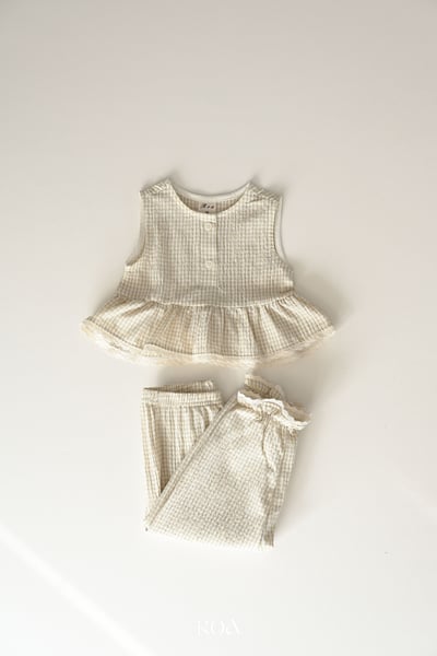 ROA03｜(6m-18m) 2色蕾絲波浪邊棉麻縮口套裝5