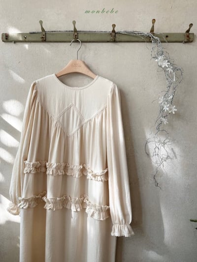 MONBEBE46｜(mom) 優雅荷葉花邊洋裝5