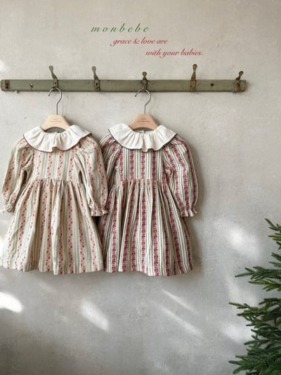 MONBEBE31｜(1y-9y) 聖誕花卉荷葉領洋裝1