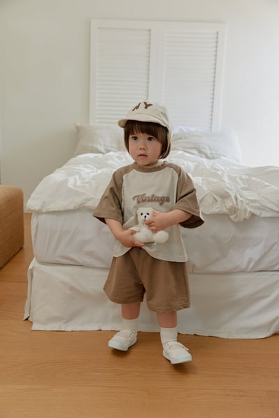 onu24｜(70cm-115cm) 撞色英字印花上衣7