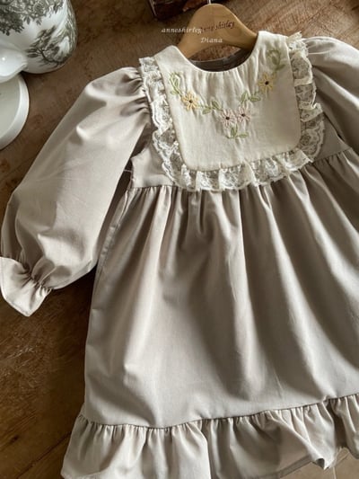 Anne Shirley05｜(1y-5y) 1色刺繡方領洋裝10