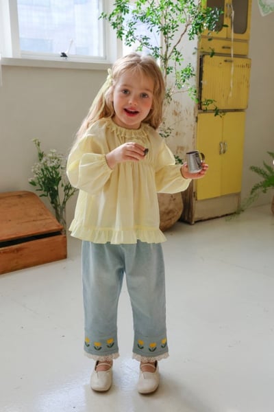 FLO47｜(75-140) 2色鬱金香蕾絲邊牛仔褲2