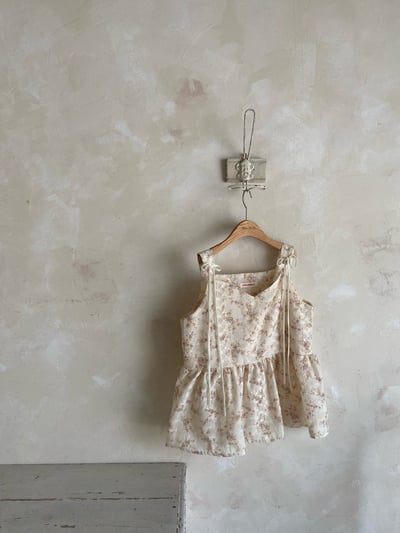 Anne Shirley36｜(mom) 2色碎花壓紋綁帶上衣9