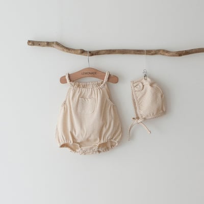 LEMONADE01｜(55cm-85cm) 2色格紋肩帶包屁衣含小熊帽子23