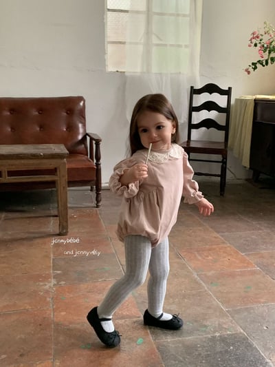 JE570｜(66-90cm) 簡約蕾絲領包屁衣21