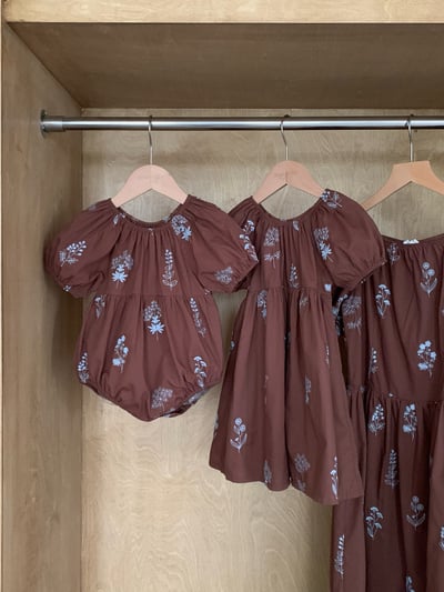 JE10｜(66-120cm-mom) 刺繡小花泡泡袖包屁衣/洋裝18