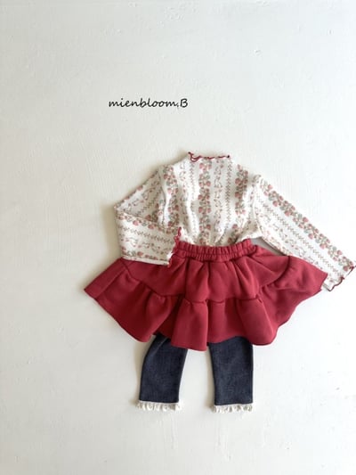 Bloom.b25｜(85cm-125cm) 兔子草莓捲邊上衣2