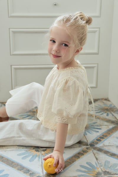 ROA15｜(6m-18m) 2色鏤空雕花綁帶上衣15