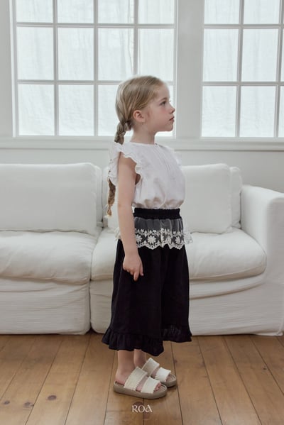 ROA29｜(6m-18m) 2色蕾絲裙擺荷葉七分褲8