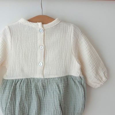 LEMONADE26｜(55cm-85cm) 2色撞色拼接包屁衣含帽子圍兜9