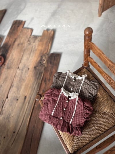 Marron 41｜(3m-18m) 法式蕾絲花邊格紋包屁衣13