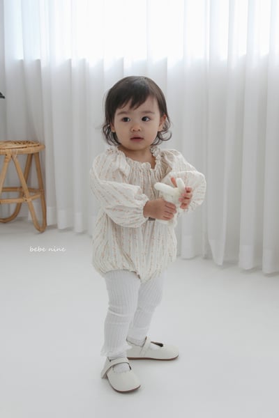 bebe nine06 (65-90) 2色荷葉立領碎花包屁衣5