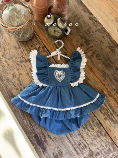 Marron33｜(3m-18m) 愛心刺繡蕾絲花邊包屁衣1