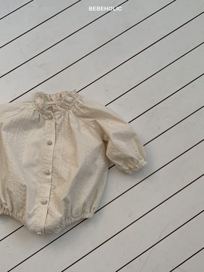 Bebe holic45｜(3m-18m) 壓紋褶皺領包屁衣7