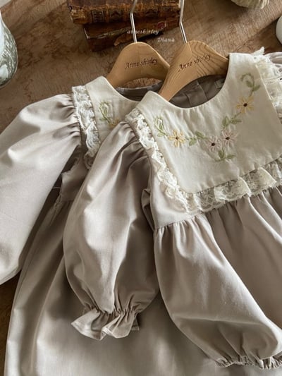 Anne Shirley04｜(3m-22m) 1色刺繡方領包屁衣13