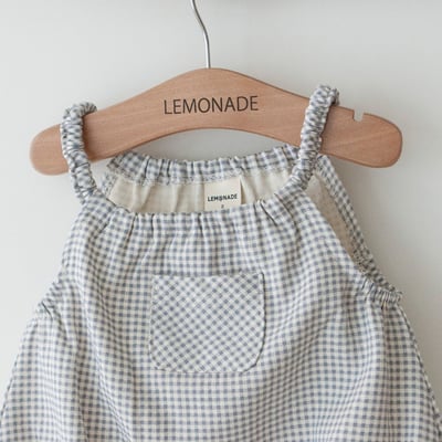 LEMONADE01｜(55cm-85cm) 2色格紋肩帶包屁衣含小熊帽子15