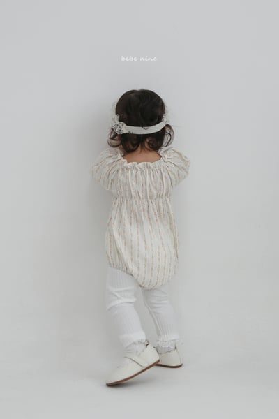 bebe nine06 (65-90) 2色荷葉立領碎花包屁衣2