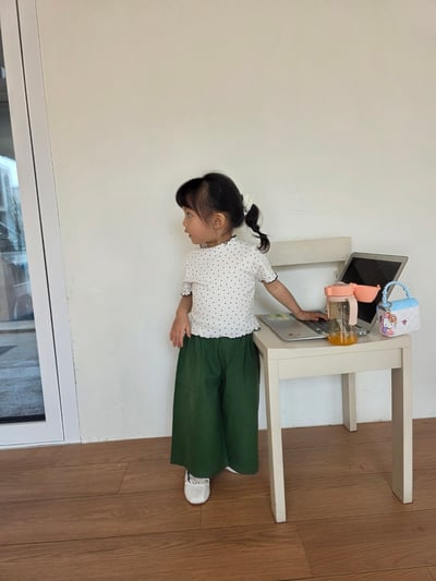 Color12｜(75-115cm) 捲邊愛心上衣3