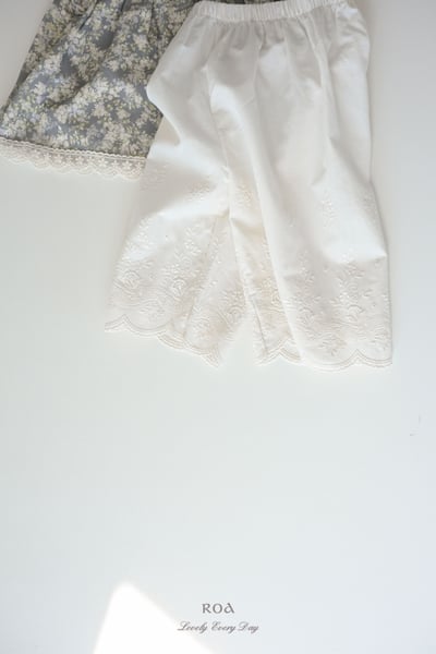 ROA08｜(6m-18m) 1色雕花花藤8分褲10