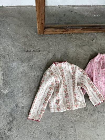 Bloom.b25｜(85cm-125cm) 兔子草莓捲邊上衣14