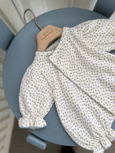 MONBEBE18｜(0m-6m) 新生兒縮口袖排扣連身衣8