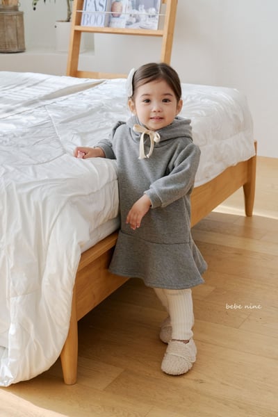 bebe nine28 (65cm-115cm) 2色連毛荷葉邊洋裝6