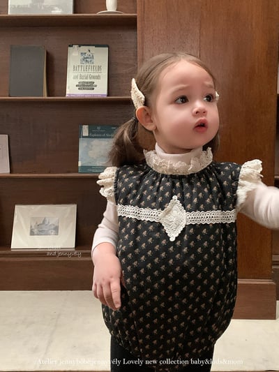 JE 647｜(66-90cm)  碎花蕾絲拼接包屁衣5