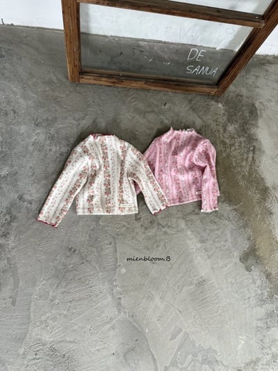 Bloom.b25｜(85cm-125cm) 兔子草莓捲邊上衣4