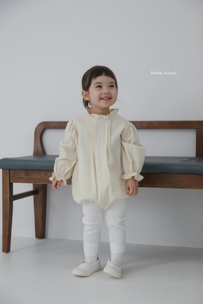 bebe nine05 (65-90) 2色抓皺荷葉立領包屁衣7