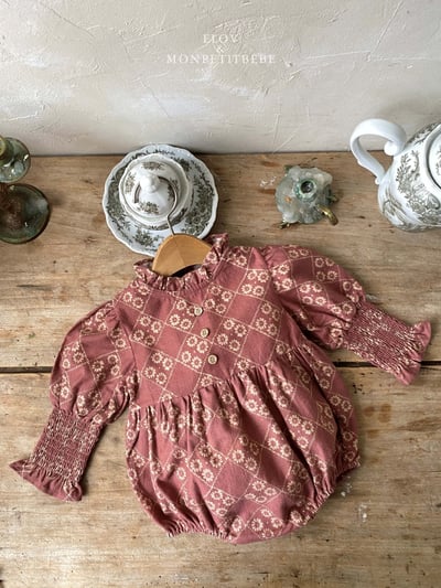 Monpetitbebe03｜(6m-18m) 古典荷葉立領公主袖包屁衣5
