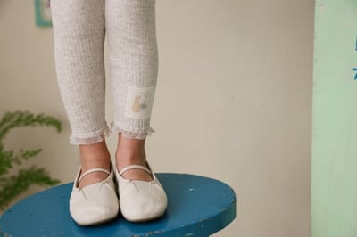 FLO58｜(75-140) 3色小兔花布蕾絲邊緊身褲17