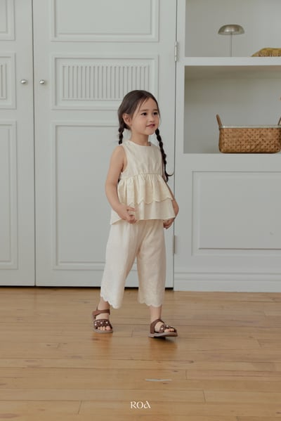 ROA07｜(6m-18m) 1色雕花荷葉背心10