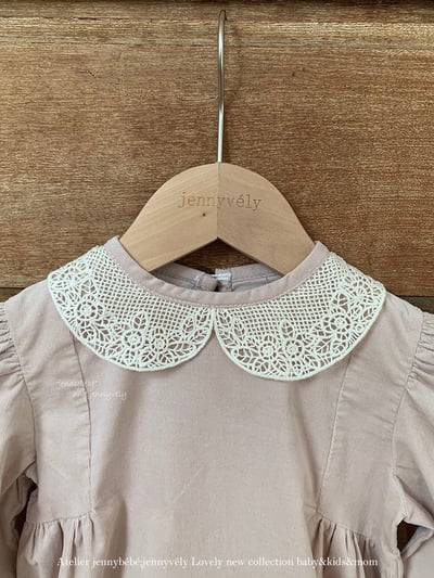 JE570｜(66-90cm) 簡約蕾絲領包屁衣2