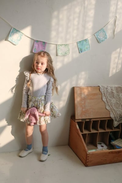 FLO40｜(75-140) 3色木耳捲邊碎花上衣12