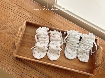 Valubebe 88｜(Free) 花卉絲帶襪2