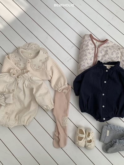 Bebe holic45｜(3m-18m) 壓紋褶皺領包屁衣11