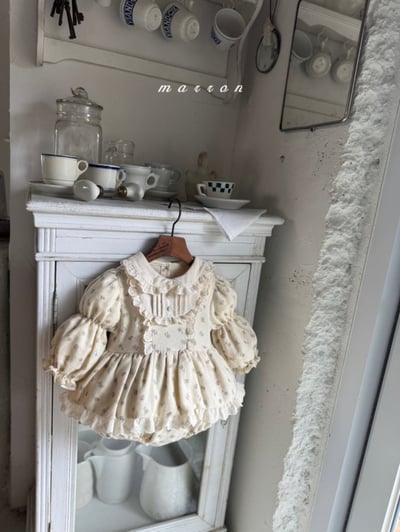 Marron 54｜(3m-18m) 宮廷蕾絲層次領玫瑰碎花包屁衣18