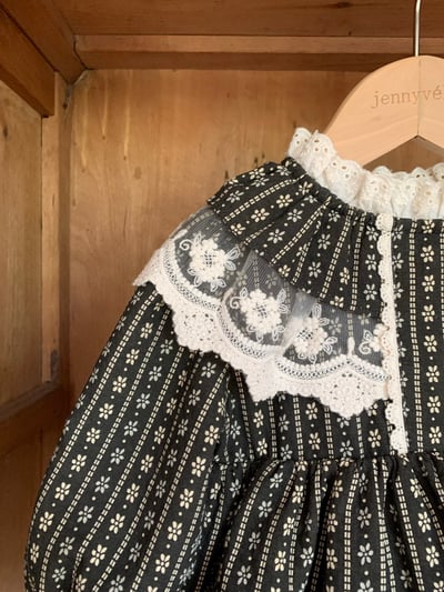 JE612｜(66cm-100cm) 碎花蕾絲花邊領包屁衣10