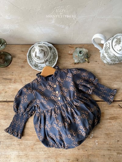 Monpetitbebe03｜(6m-18m) 古典荷葉立領公主袖包屁衣9