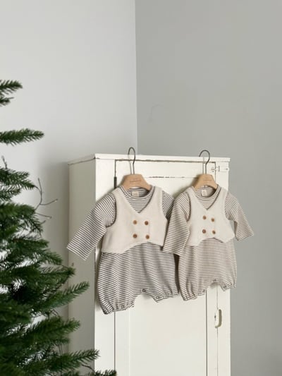 MONBEBE13｜(3m-24m) 紳士刷毛排扣背心條紋連身衣4