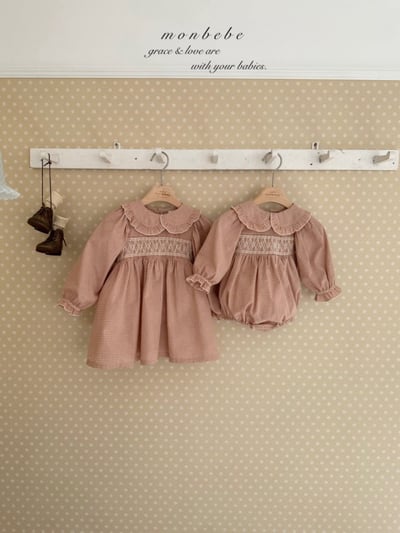 MONBEBE18｜(3m-24m) 細格紋荷葉領包屁衣5