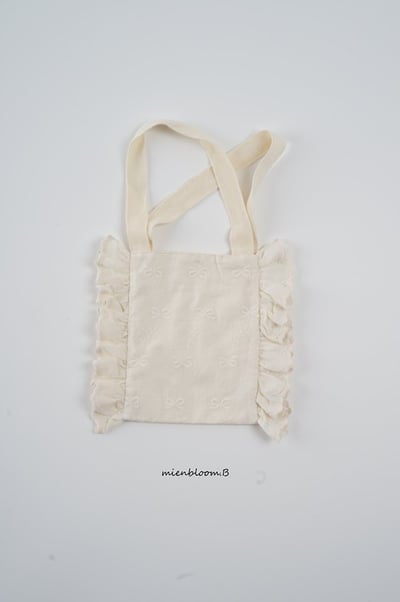 Bloom.b53｜(55cm-118cm) 蝴蝶結刺繡花邊肩背包3