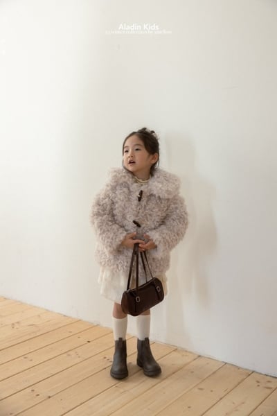 ALADIN09｜(75cm-114cm) 毛茸茸牛角扣外套18
