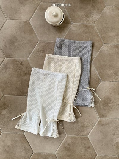 Bebe holic04｜(3m-18m) 百合花邊褲1