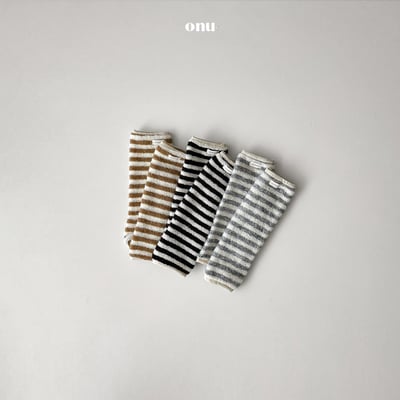 onu 13｜(free) 條紋刷毛腳套襪10