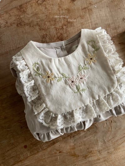 Anne Shirley04｜(3m-22m) 1色刺繡方領包屁衣4