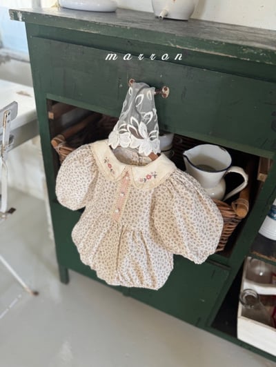 Marron38｜(-18m) 蕾絲花瓣綁帶帽4