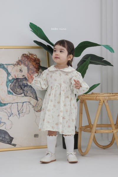 bebe nine24  (65-115) 2色滾邊領碎花洋裝6