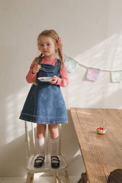 FLO48｜(75-140) 2色吊帶滾邊縫線牛仔裙8